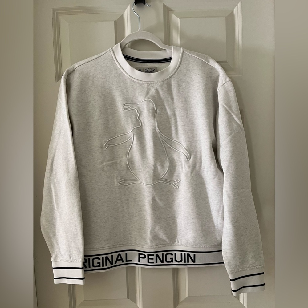 Original Penguin Fleece Embroidered Pullover Sweatshirt
Mens small Lt Gray/cream